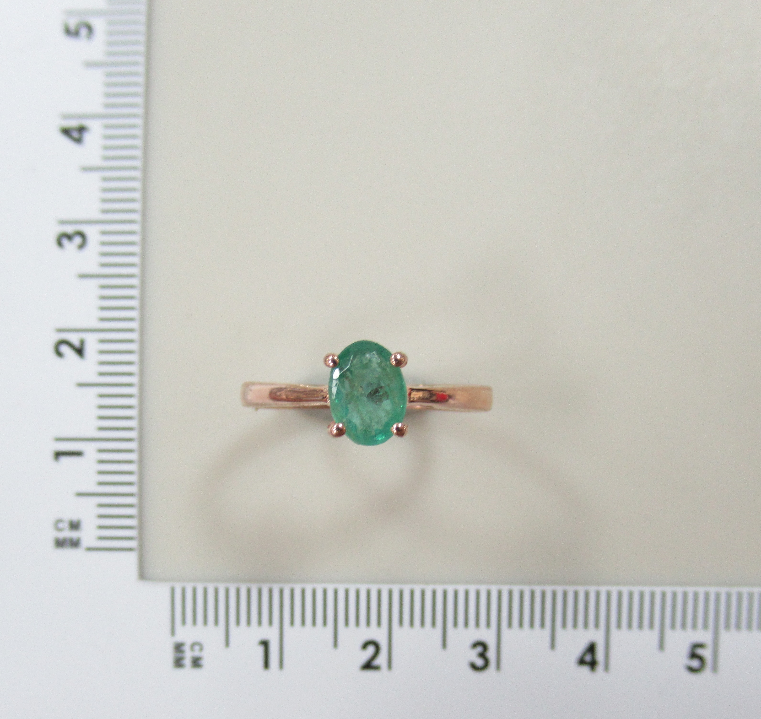 Серебряное кольцо с изумрудом